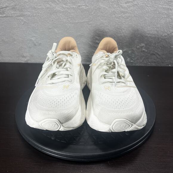 New Balance Fresh Foam X More v4 Womens Sz 8B White Gold Metallic Running Shoes - Picture 2 of 10
